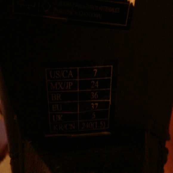 Black ankle booties - Picture 4 of 8